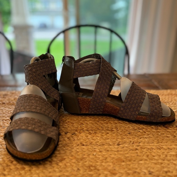 Muk Luks  Elle‎ Wedge Sandal Size 8.5 - Picture 1 of 6